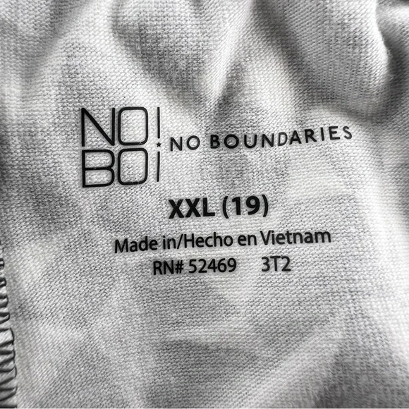 NEW JUNIORS BLACK WHITE GEOMETRIC CAPRI PANTS LEGGINGS STRETCH XXL 19 - Picture 3 of 10